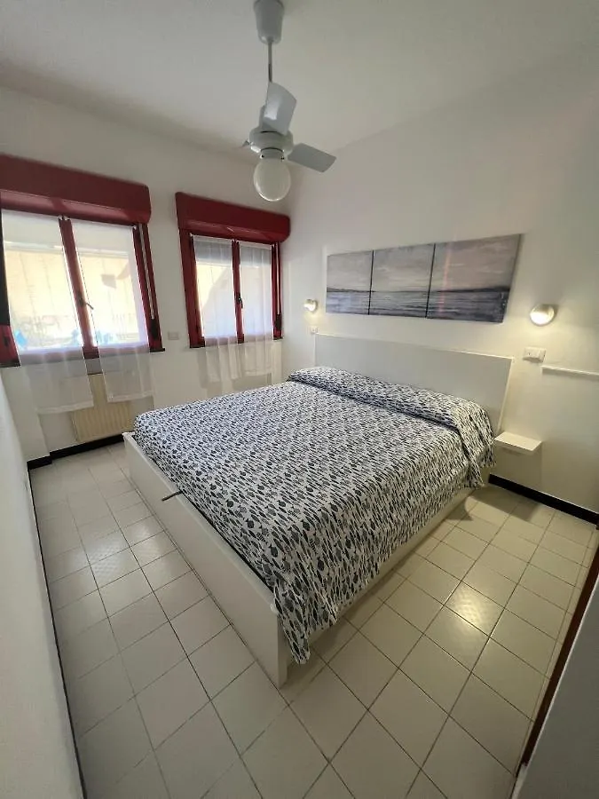 Apartment I Pini 东塞斯特里